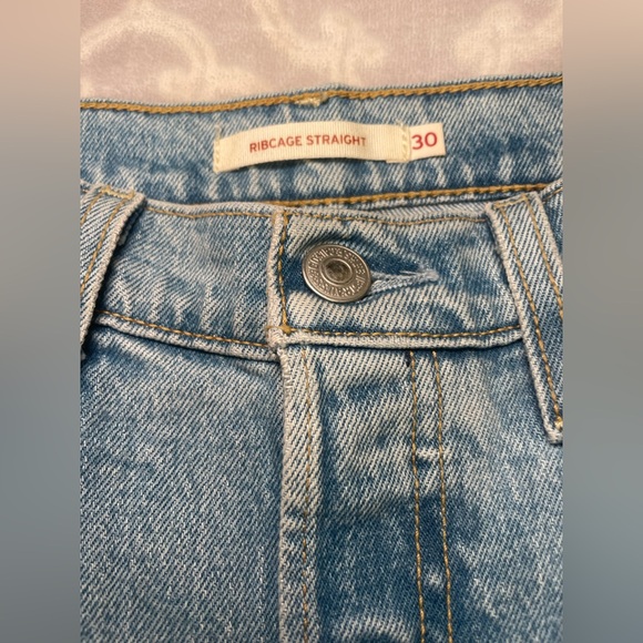 Women’s Levi’s ribcage straight jeans, size 30. Excellent condition. - Picture 3 of 7